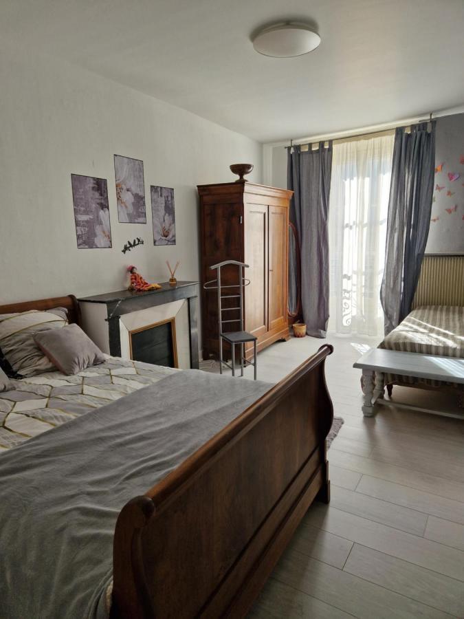 Appartement 120 M² Duplex Coeur Historique Au Calme Le Puy-en-Velay Exteriör bild