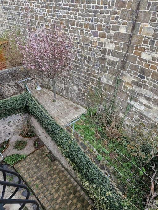 Appartement 120 M² Duplex Coeur Historique Au Calme Le Puy-en-Velay Exteriör bild