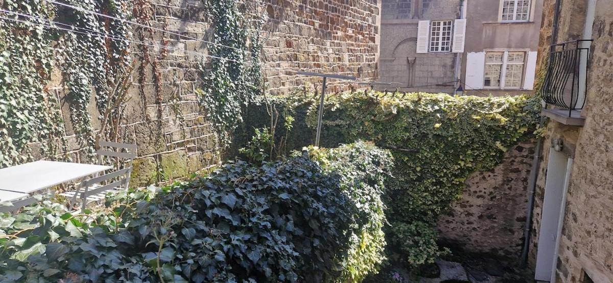 Appartement 120 M² Duplex Coeur Historique Au Calme Le Puy-en-Velay Exteriör bild