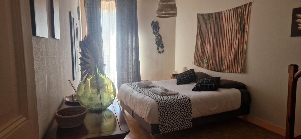 Appartement 120 M² Duplex Coeur Historique Au Calme Le Puy-en-Velay Exteriör bild