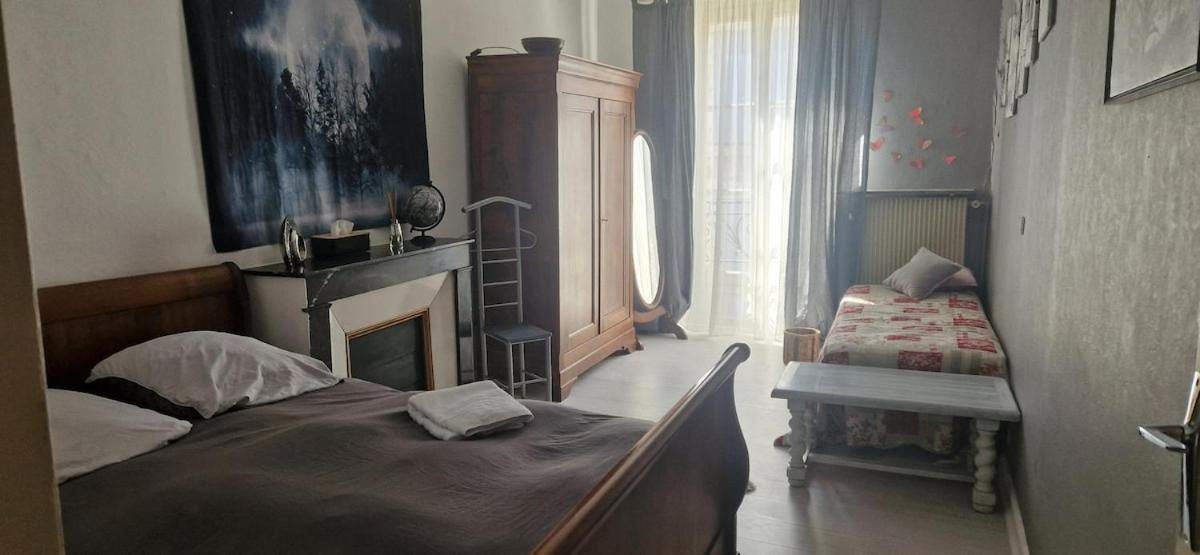 Appartement 120 M² Duplex Coeur Historique Au Calme Le Puy-en-Velay Exteriör bild