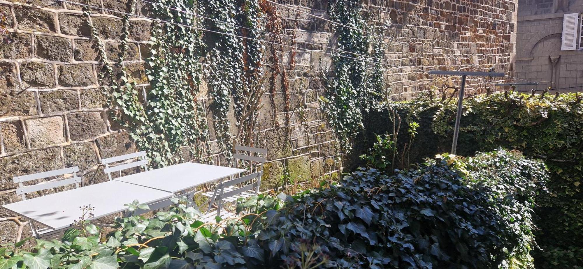 Appartement 120 M² Duplex Coeur Historique Au Calme Le Puy-en-Velay Exteriör bild
