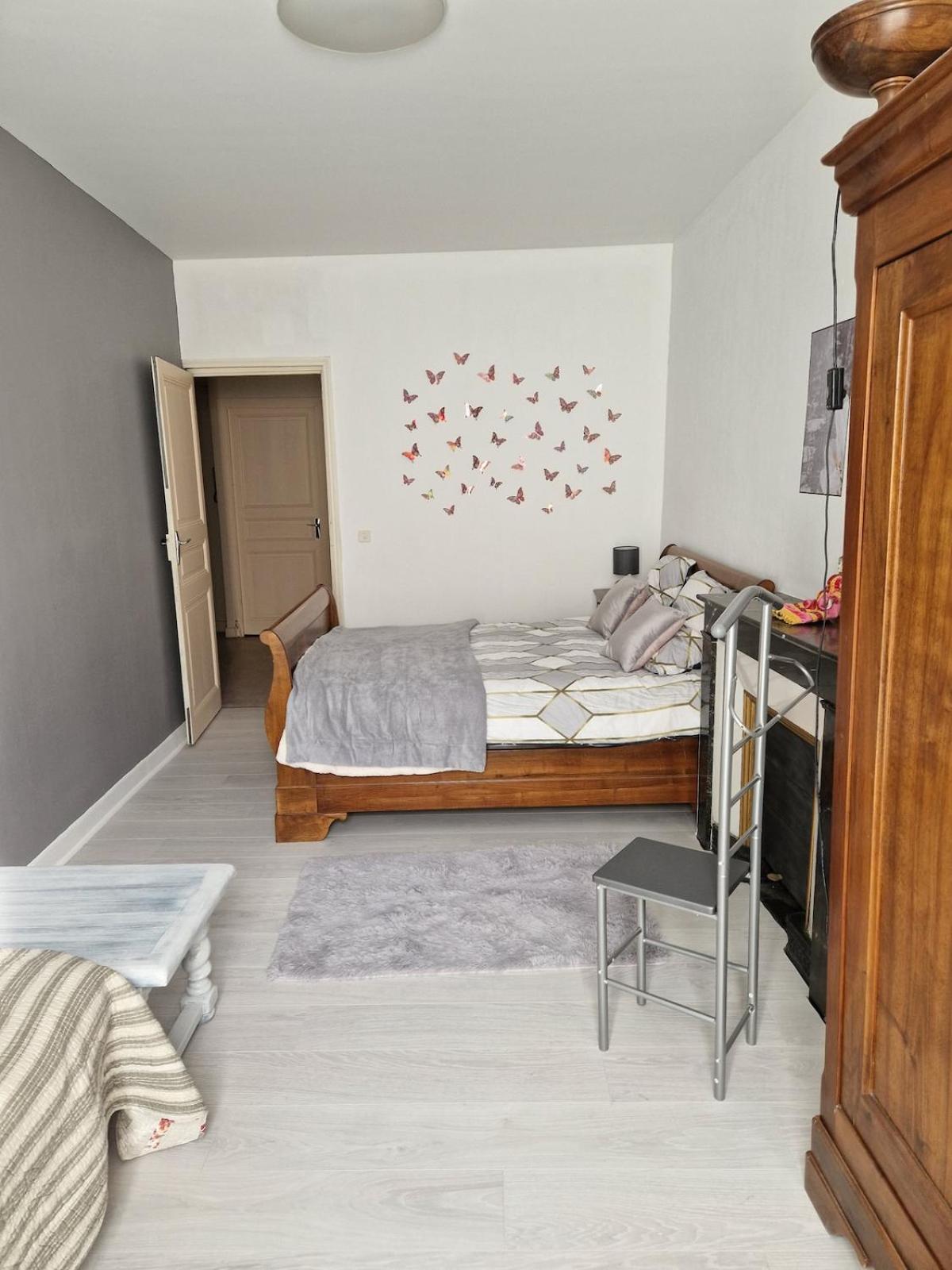 Appartement 120 M² Duplex Coeur Historique Au Calme Le Puy-en-Velay Exteriör bild