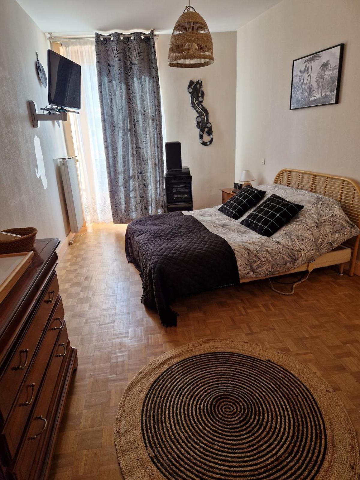 Appartement 120 M² Duplex Coeur Historique Au Calme Le Puy-en-Velay Exteriör bild